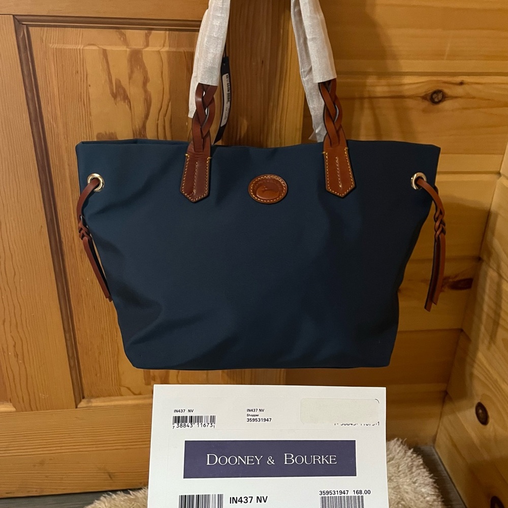 NWT Dooney and Bourke Navy Shopper Large